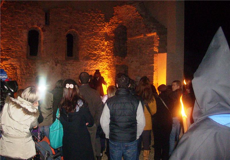 Sabato 22 ottobre tornano “Le notti delle streghe”. Alla sera la passeggiata animata “Terrore nel borgo”